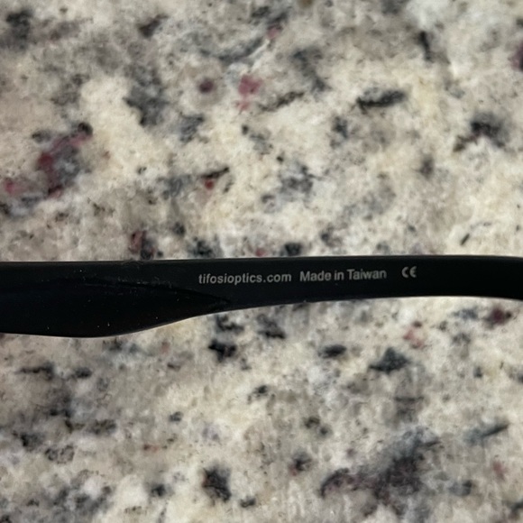TIFOSI optics  swank worn 2 times - Picture 5 of 7